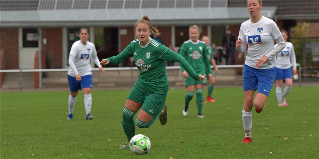 Union-Knipserin Charlotte Eismann: „Es gibt nichts, was sie nicht kann“ In dieser Saison blüht Charlotte Eismann so richtig auf bei den Landesliga-Frauen von Union Wessum. Hier beim Spiel gegen den SC Gremmendorf (9:1), als sie vier Tore erzielte.