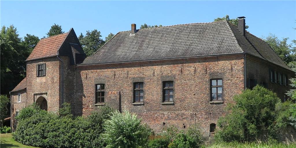 Spurensuche: Wann wechselte der Hof Schermbeck zur Grafschaft Kleve? Schon 78 Jahre vor der ersten urkundlichen Erwähnung der Schermbecker Burg im klevischen Urbar im Jahre 1319 gab es ein Amt Wesel-Schermbeck, dessen Drost ein Verwalter der Grafschaft Kleve war. Der Wechsel vom Kloster Werden zur Grafschaft Kleve muss also vor 1241 erfolgt sein.