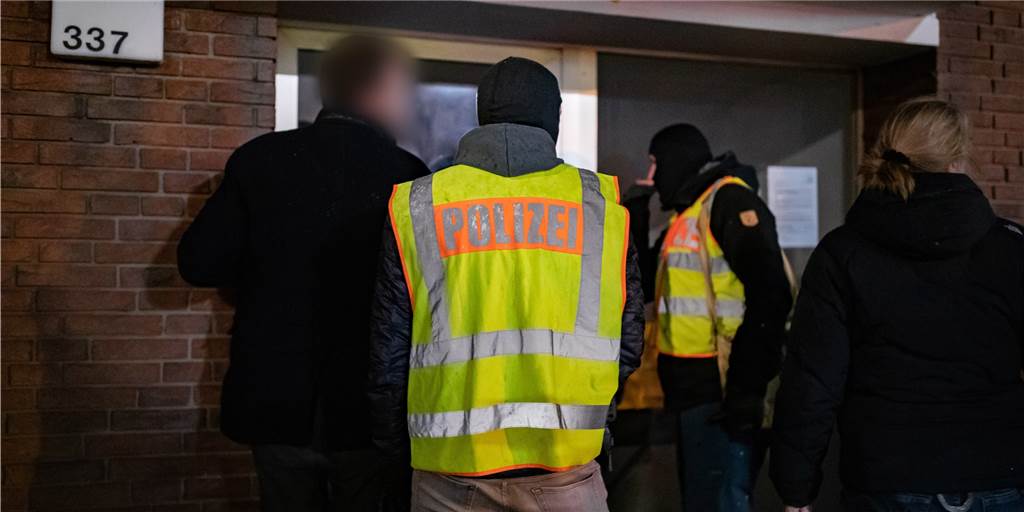 Razzia gegen falsche Polizisten: Frau aus Olfen ist erstmal auf freiem Fuß Razzia gegen falsche Polizisten: Frau aus Olfen ist erstmal auf freiem Fuß