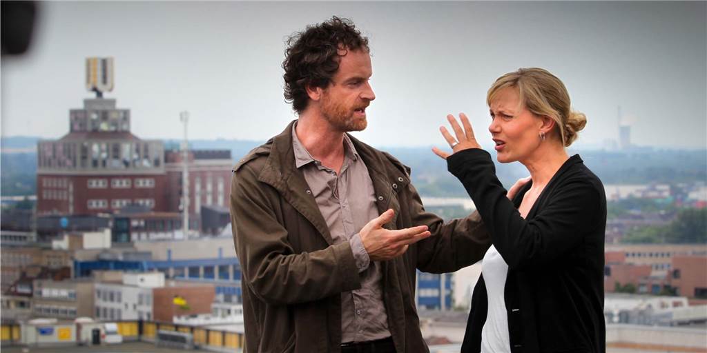 Im Jubiläums-Tatort kommt ein Dortmunder Stadtbezirk als Krimi-Kulisse groß raus Gleich zweimal wurde auf dem Dach des RAG-Hochhauses an der Hansastraße ein Dortmund-Tatort gedreht. Die Citysilhouette mit dem Dortmunder U dient als Kulisse.