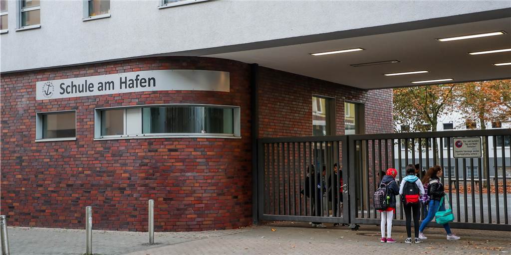 Weitere Corona-Fälle an Dortmunder Schule – auch Lehrer betroffen An der Schule am Hafen in der Dortmunder Nordstadt sind nun weitere positive Corona-Tests hinzugekommen.