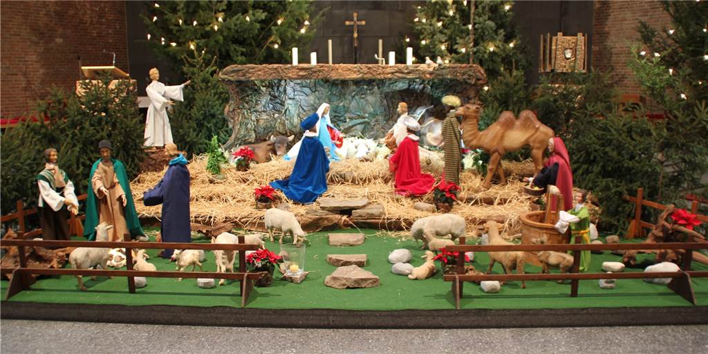 Teilnahme an Christmetten und Krippenandachten nur mit Anmeldung Die Krippe in der Brambauer St. Barbara-Kirche. Der Pastorale Raum Lünen hat zu Weihnachten besondere Regelungen wegen der Corona-Pandemie getroffen.