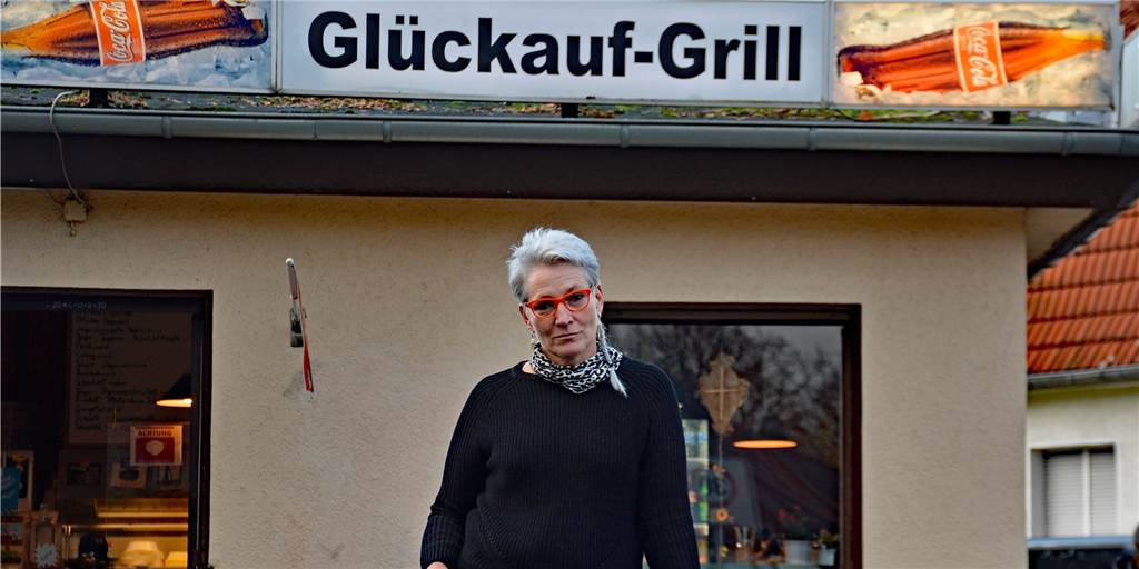 Glückauf-Grill in Dorsten: Insolventer Kult-Imbiss muss schließen Diana Einhaus muss ihren Glückauf-Grill in Hervest schließen. Den Imbiss hatte sie einst von ihrer langjährigen Chefin Marlies Rosin übernommen.