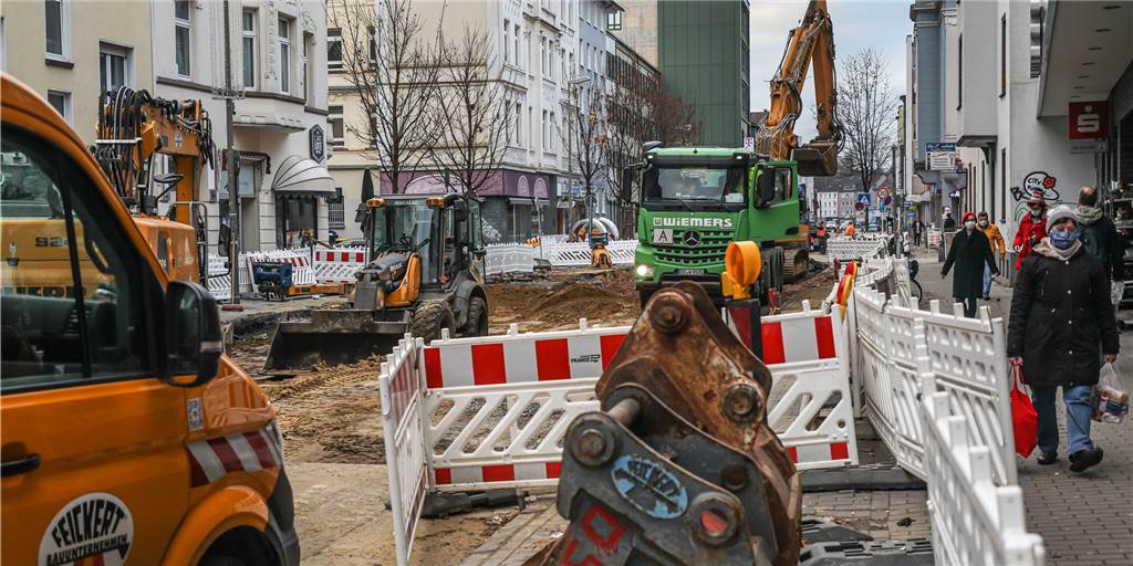 Grüne Mittelinseln, engere Fahrbahnen: Es gibt neue Pläne für die Saarlandstraße Grüne Mittelinseln, engere Fahrbahnen: Es gibt neue Pläne für die Saarlandstraße