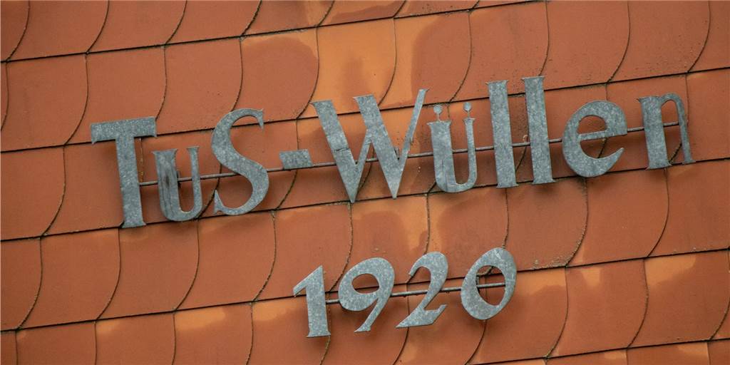 Nach rassistischer Beleidigung: TuS Wüllen sperrt Spieler länger als Gericht Der TuS Wüllen hat seinen Spieler mit einer vereinsinternen Sperre belegt.