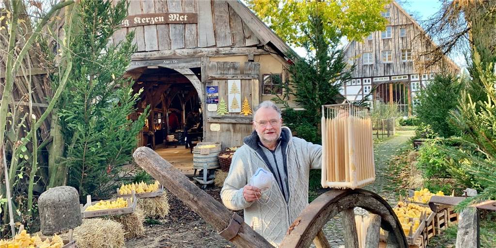 Dortmunder Weihnachtsmarkt fällt aus – trotzdem öffnet das beliebte Kerzenhaus Imker Schmidt vor dem Kerzenhaus. Das ist seit Freitag geöffnet.