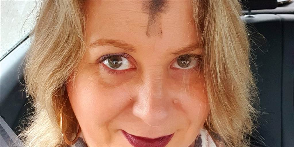 Pastoralreferentin Isabell Schneider: Abschied nach acht Jahren Isabell Schneider - hier mit einem Aschekreuz am Aschermittwoch - sagt der St. Marien-Gemeinde nach acht Jahren adieu und wird Krankenhaus-Seelsorgerin in Lüdinghausen.