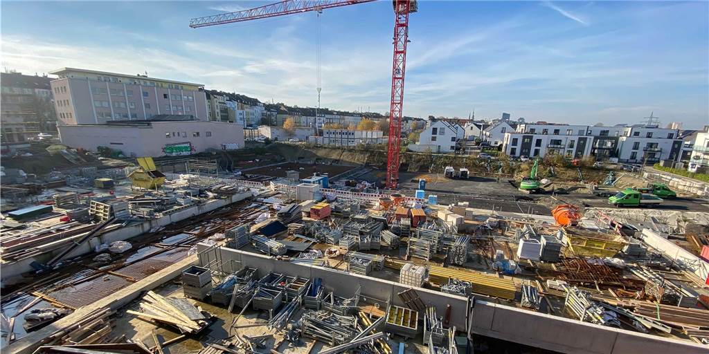 Zeitweilig sind bis zu 200 Arbeiter auf der Baustelle in der östlichen Innenstadt unterwegs.