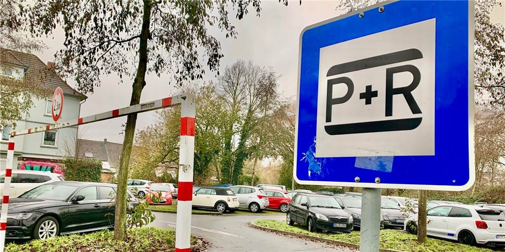 Parkverbot für Urlauber soll im Dortmunder Süden durchgesetzt werden Der P&R-Parkplatz an der Marsbruchstraße ist immer gut frequentiert.