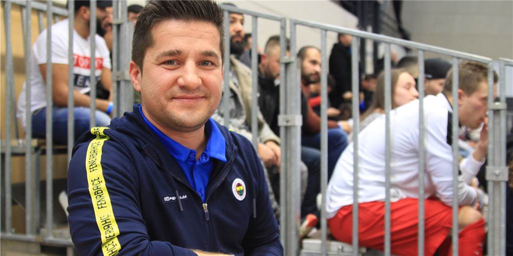 Vom Ersatztorwart zum Präsidenten: Das ist die Geschichte von Ahmet Elikalfa Vom Ersatztorwart zum Präsidenten: Das ist die Geschichte von Ahmet Elikalfa