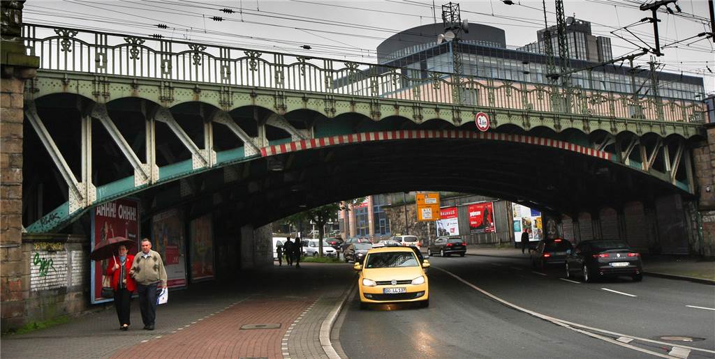 Radfahr-Lobby will eine City-Zufahrt für Autofahrer dicht machen Radfahr-Lobby will eine City-Zufahrt für Autofahrer dicht machen