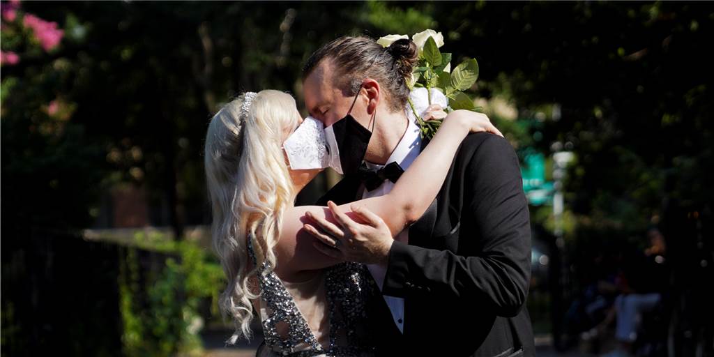 Wie viele Hochzeiten fielen wegen Corona aus? Erste Zahlen für Dortmund picture alliance/dpa/XinHua
