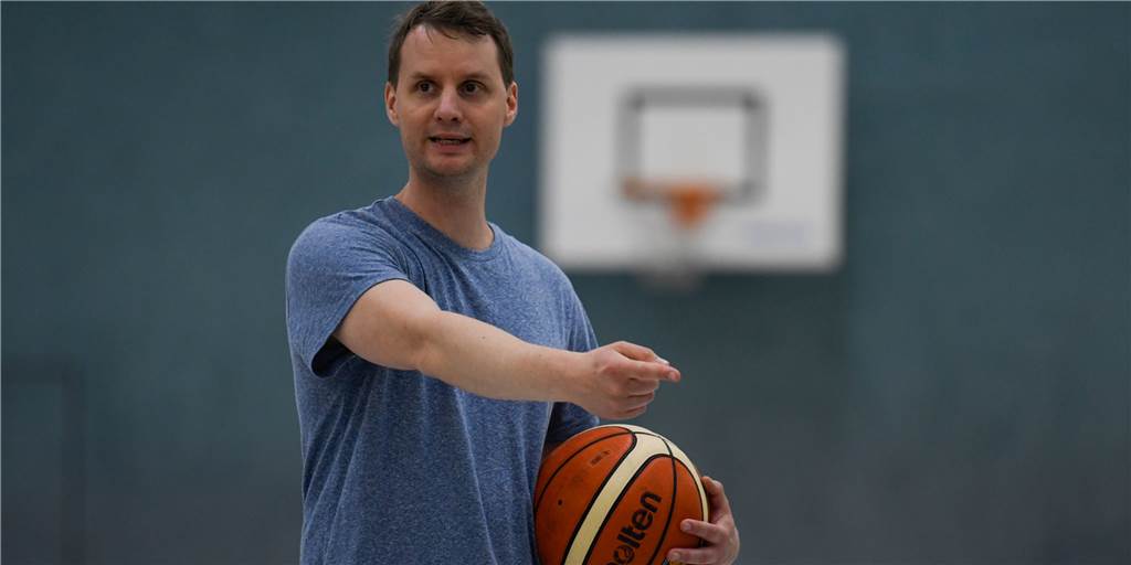 Besser spät als nie: So soll die Saison im Basketball noch gespielt werden Da soll es losgehen: Christoph Henke und die LippeBaskets haben einen Termin, wann die Saison endlich starten soll.