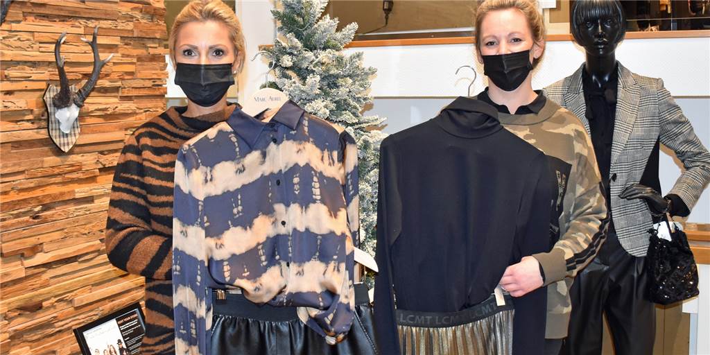 „Casual Christmas“: In Haltern wird es bequem unter dem Weihnachtsbaum Im Modehaus Heckmann in der Halterner Innenstadt sind die Verkäuferinnen bereits auf die Weihnachtstrends vorbereitet.