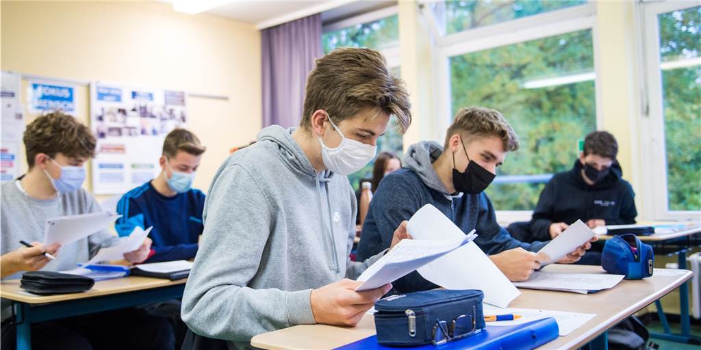 Ahauser Schulen fühlen sich überrumpelt, aber sind gut vorbereitet Ältere Schüler lernen ab Montag nicht mehr in der Schule, sondern müssen sich auf Distanzunterricht einstellen.