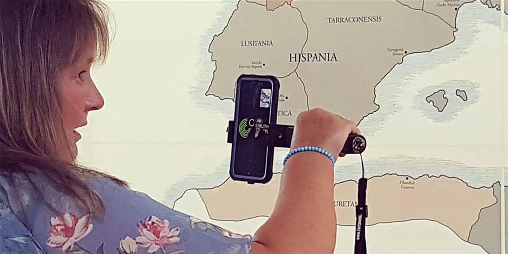 Gruppe lässt sich in Südkorea durch das Halterner Römermuseum führen Die digitale Führung des Römermuseums Haltern erreicht die ganze Welt.