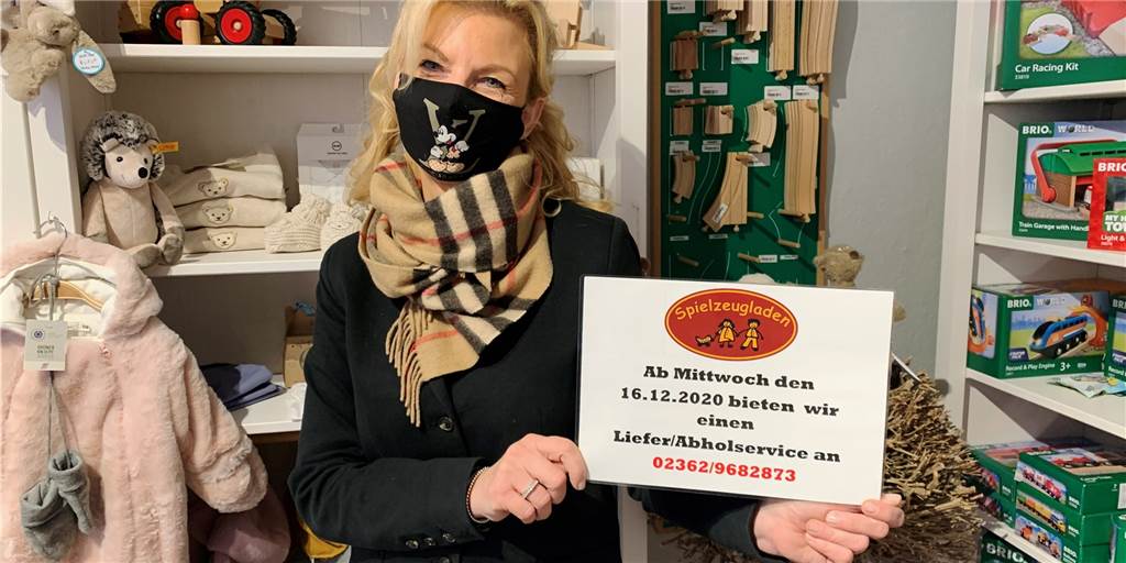 Dorstens Einzelhändler sind auf Zack - Verkauf geht weiter im Lockdown Susanne Wenzel, Inhaberin des Spielzeugladens an der Recklinghäuser Straße, kämpft auf allen Online-Kanälen um ihre Kunden.