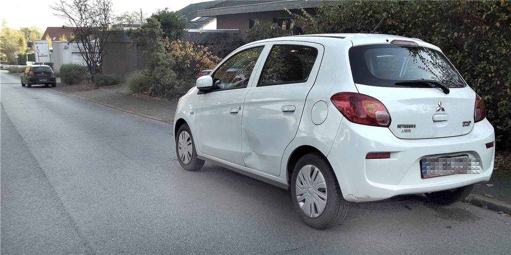 Noch mehr kaputte Autos: Spur der Unfallfluchten führt quer durch die Stadt Schon zweimal in diesem Jahr wurde der Mitsubishi von Werner Schau von Unfallflüchtigen beschädigt, wenn er am Straßenrand der Bergstraße abgestellt war.