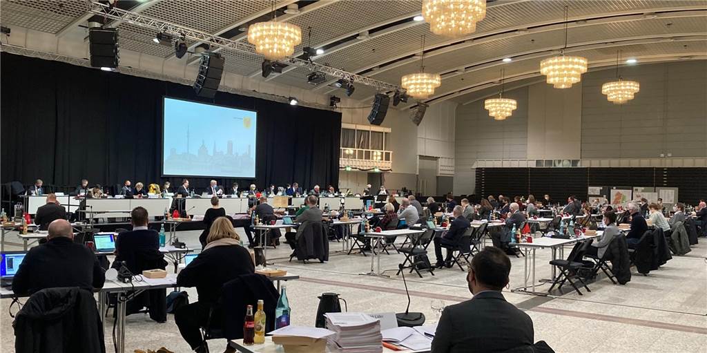 Rat will Nachtbürgermeister und mehr Personal für Corona-Kontrollen Der Rat der Stadt Dortmund tagte erneut in der Westfalenhalle.