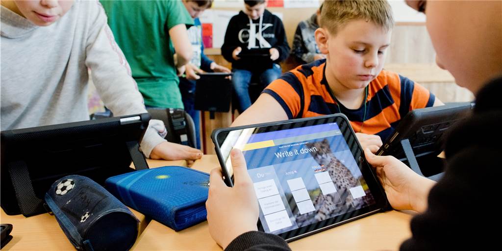 iPads für alle Schüler: Digitalisierung wird zum finanziellen Kraftakt iPads für alle Schüler: Digitalisierung wird zum finanziellen Kraftakt