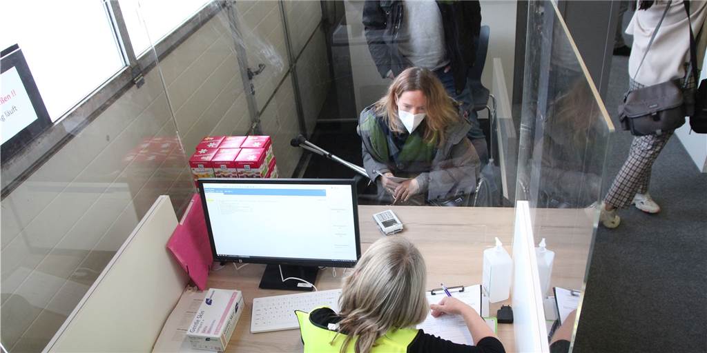 Kreis Borken bekommt zunächst 804 Impfdosen für 402 Menschen Das Impfzentrum in Velen ist bereit für den Betrieb.