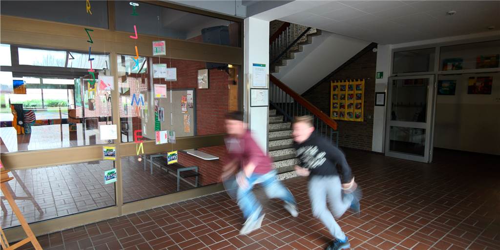 Zwölf Millionen Euro im Jahr 2021 investieren – oder Projekte verschieben? Die Roncallischule – das Gebäude hat der Kreis Borken gemietet für seine Hans-Christian-Andersen-Förderschule. Könnte ein Verkauf des Gebäudes der Finanzsituation der Gemeinde helfen? Eine Diskussion darüber würde Bürgermeister Werner Stödtke gerne anstoßen.