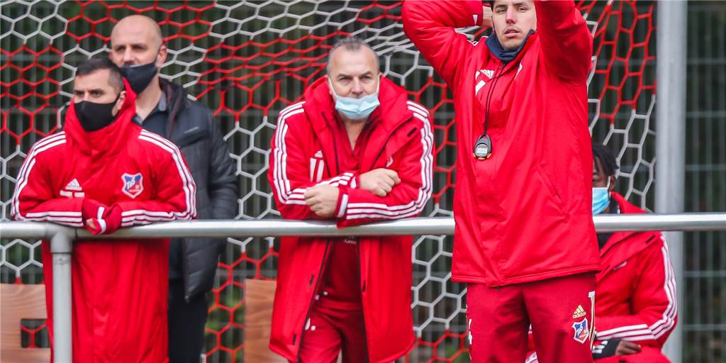 Bövinghausen und Türkspor: Sind Ein-Mann-geführte Klubs die Zukunft des Amateurfußballs? Bövinghausen und Türkspor: Sind Ein-Mann-geführte Klubs die Zukunft des Amateurfußballs?