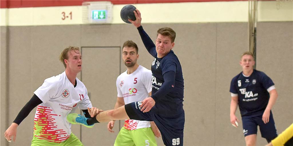 TV-Vreden-Trainer Frank Steinkamp rechnet fest mit einem Saisonabbruch Jannis Röring (Mitte) und die Landesliga-Handballer des TV Vreden haben ihre beiden Punktspiele klar für sich entschieden.