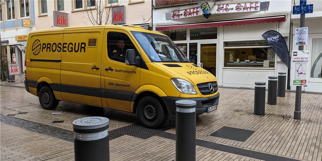 Poller-Pannen: Einkaufsstraßen der Fußgängerzone Dorsten weiter offen Der vollautomatische Polleranlage ist auch an der Essener Straße noch nicht komplett.