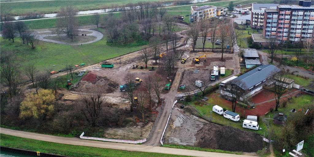 Riesen-Buddelei: Bürgerpark in Dorsten derzeit kaum wiederzuerkennen Vor allem im Bürgerpark-Bereich zwischen Kanal und LWL-Wohnhaus wird derzeit kräftig gebuddelt.