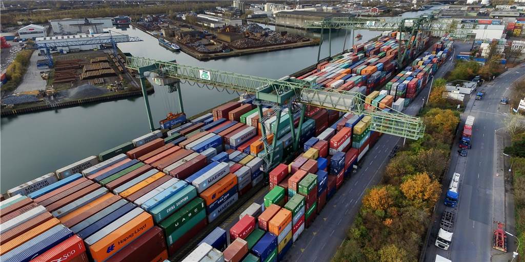 Dortmunder Wirtschaft zum Jahreswechsel in Sorge: Wie geht es 2021 weiter? Im Hafen schlägt gewissermaßen der Puls der Dortmunder Wirtschaft