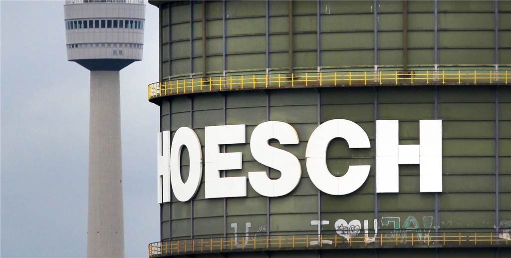 2021 wird für Dortmunder Institutionen das Jahr der runden Geburtstage Der Gasometer auf Phoenix-West trägt noch den (denkmalgeschützten) Schriftzug Hoesch. Das Unternehmen wurde vor 150 Jahren gegründet.