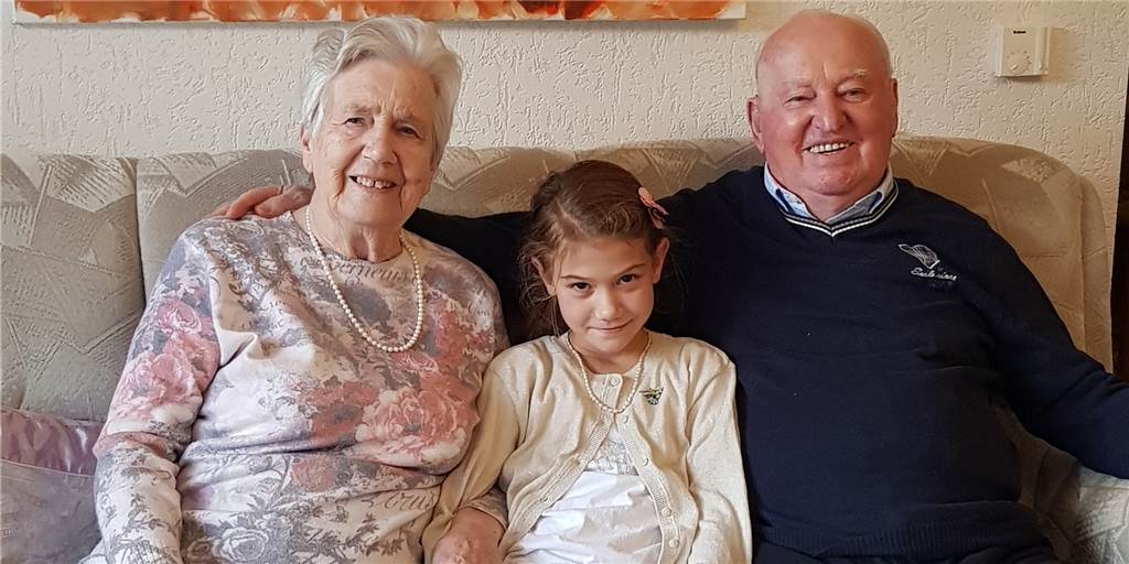 Gnadenhochzeit: Hetty und Heinz Bendig blicken auf 70 glückliche Ehe-Jahre Hetty und Heinz Bendig mit der achtjährigen Urenkelin Lilian