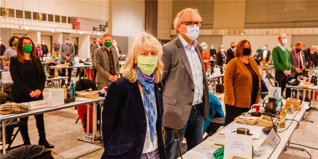 Dortmund erlebt einen Politikwechsel – ohne Machtwechsel an der Spitze Wegen Corona herrscht auch in Ratssitzungen Maskenpflicht. Weil das Rathaus saniert wird, tagt der Rat in den nächsten knapp zwei Jahren in der Halle 1 der Westfalenhallen.
