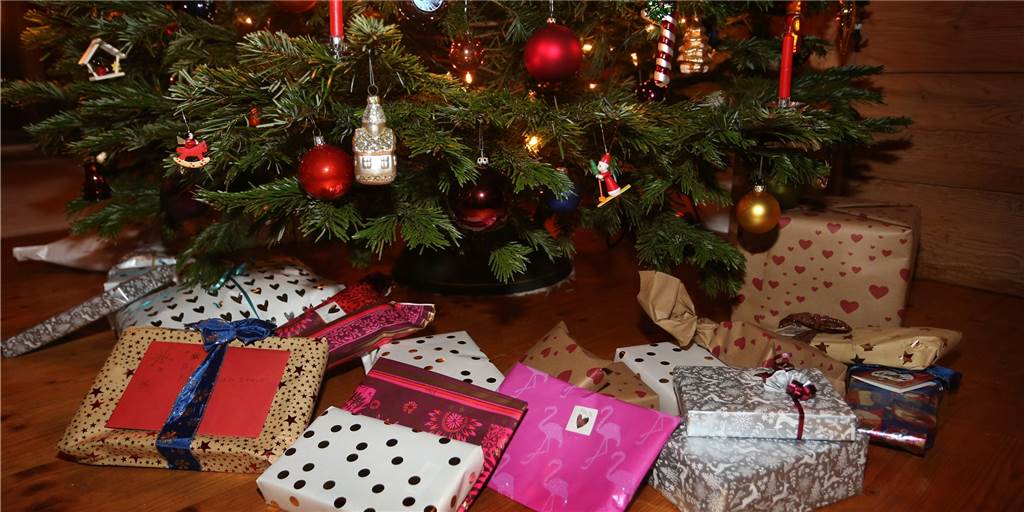 Gerade noch stehen sie festlich geschmückt in den Wohnzimmern, schon haben die Weihnachtsbäume (fast) ausgedient. Am 9. Januar werden sie in Ahaus und den Ortsteilen von verschiedenen Verbänden eingesammelt.