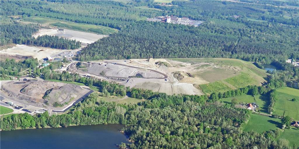 Dickes Aufgabenpaket für den Kreis im Umweltskandal Ein Erlass des Umweltministeriums des Landes NRW fordert vom Kreis Wesel zahlreiche Untersuchungen, die die Tongrube der Firma Nottenkämper im Schermbeck-Hünxer Grenzbereich betreffen.