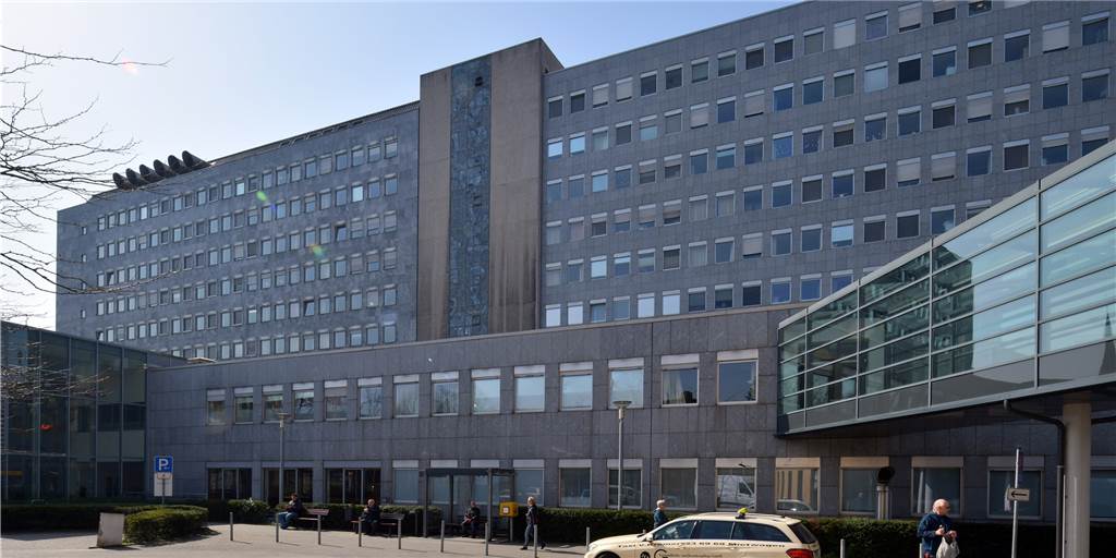 Finanzspritze von 5,8 Millionen Euro: Lüner Klinik packt Fassade warm ein Ein Flügel des St.-Marien-Hospitals (Archivbild), der so genannte B-Bau, bekommt ein Gerüst. Das Sonderinvestitionsprogramm des Landes macht es möglich.