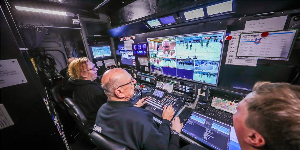 Attacke beim Hallenfußball geht um die Welt: Mehr als eine Million Klicks in 24 Stunden Attacke beim Hallenfußball geht um die Welt: Mehr als eine Million Klicks in 24 Stunden