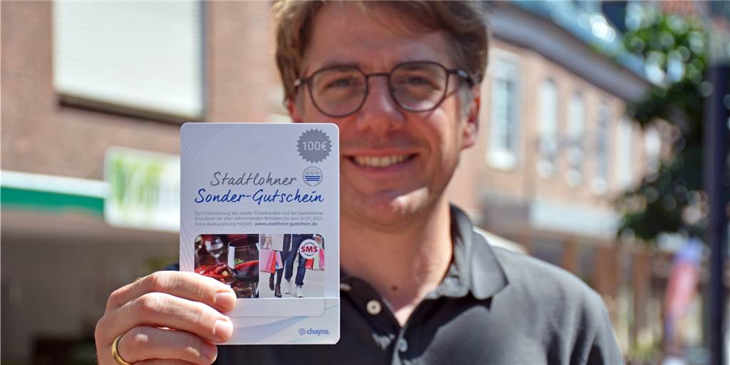 Stadtlohner Sonder-Gutscheine nach Shutdown länger gültig SMS-Geschäftsführer Martin Auras zeigt den Stadlohner Sonder-Gutschein. Der subventionierte Gutschein soll über den 31. Januar 2021 hinaus gültig sein.