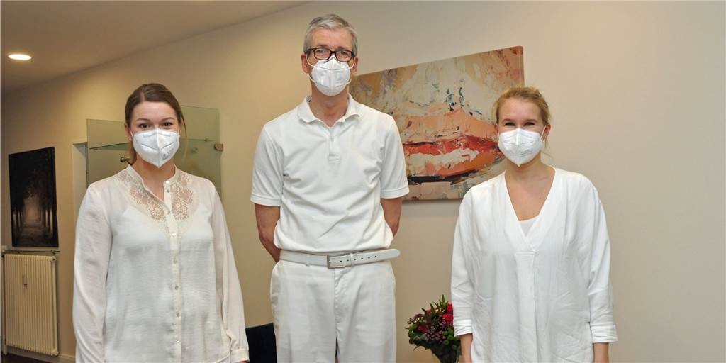 Zwei Zahnärztinnen übernehmen Traditions-Praxis an Münsterstraße in Lünen Die Zahnärztinnen Merle Heidler (l.) und Dr. Carolin Drees haben die Praxis von Dr. Georg Hackenberg an der Münsterstraße 30 übernommen. Schwerpunkt ist die Prophylaxe.