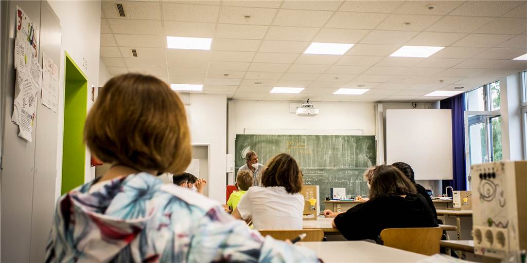 Ministerium nennt Zahlen: So viele Corona-Fälle gab es an Dortmunder Schulen Schulunterricht im Sommer am Dortmunder Käthe-Kollwitz-Gymnasium. Das Land NRW veröffentlicht seit Kurzem die Zahlen zu Corona-Infektionsfällen an Schulen.
