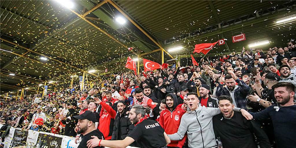 Trainersuche bei Türkspor Dortmund läuft weiter: Alles deutet auf diesen Coach hin Trainersuche bei Türkspor Dortmund läuft weiter: Alles deutet auf diesen Coach hin