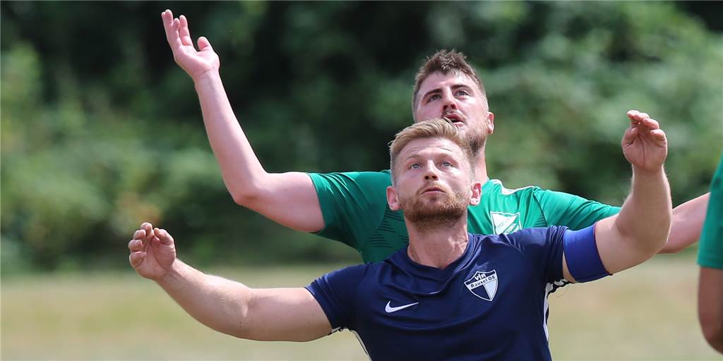 Der Kapitän des VfR Rauxel rockt mit Tipps für Schalke 04 eine Radiosendung