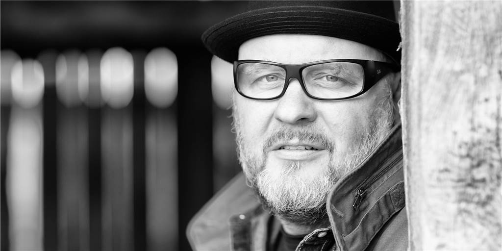 Der Könich lebt: Stadtlohner Musiker Thomas Willemsen nimmt Soloalbum auf Der "Könich" alias Thomas Willemsen hat sein erstes Soloalbum veröffentlicht.