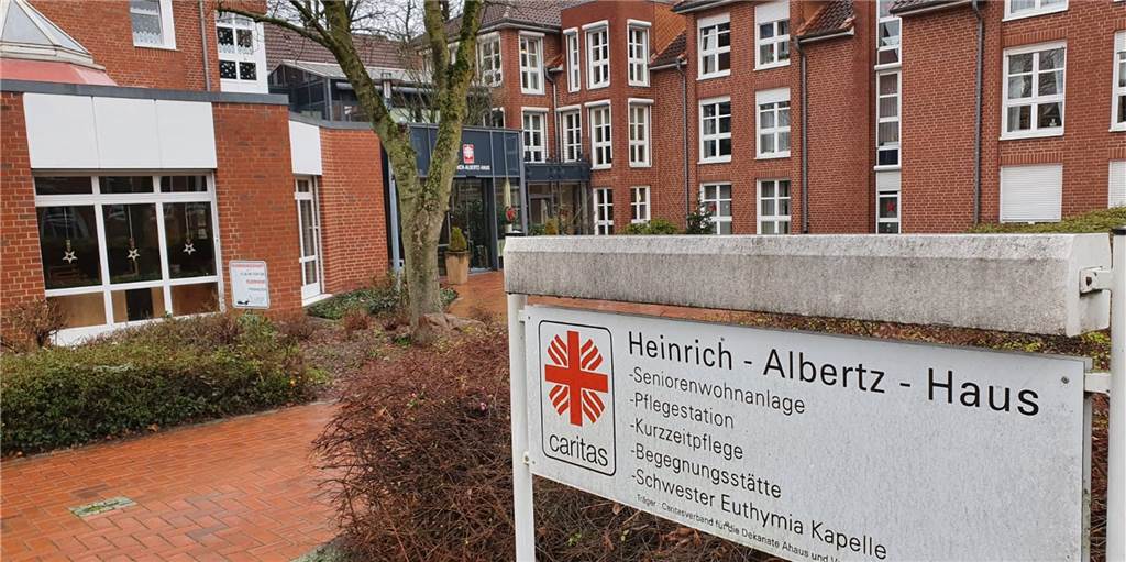 Caritasverband plant keine schärferen Regeln nach Corona-Ausbrüchen Das Heinrich-Albertz-Haus in Ahaus ist bisher das fünfte Seniorenheim des Caritasverbands Ahaus-Vreden, in dem das Coronavirus ausgebrochen ist. Schärfere Besuchregelungen sind aktuell nicht geplant.
