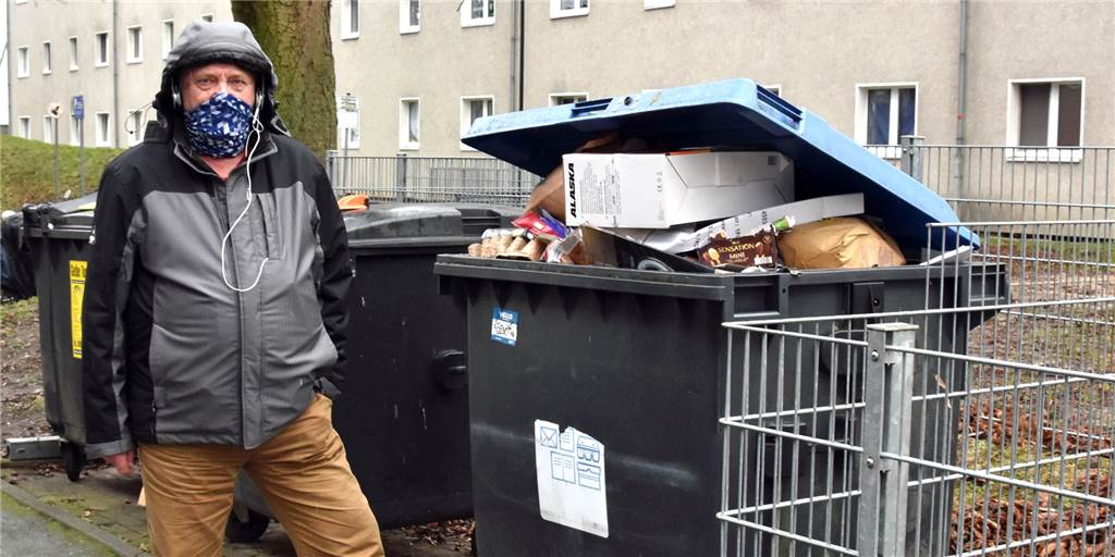 LEG-Wohnsiedlung im Dortmunder Norden hat ein Müllproblem In der Parallelstraße von Peter Faßbenders Wohnung gibt es eine Papiertonne. Sie ist überfüllt, weil sie auch von Anwohnern genutzt wird, die keine eigene haben.