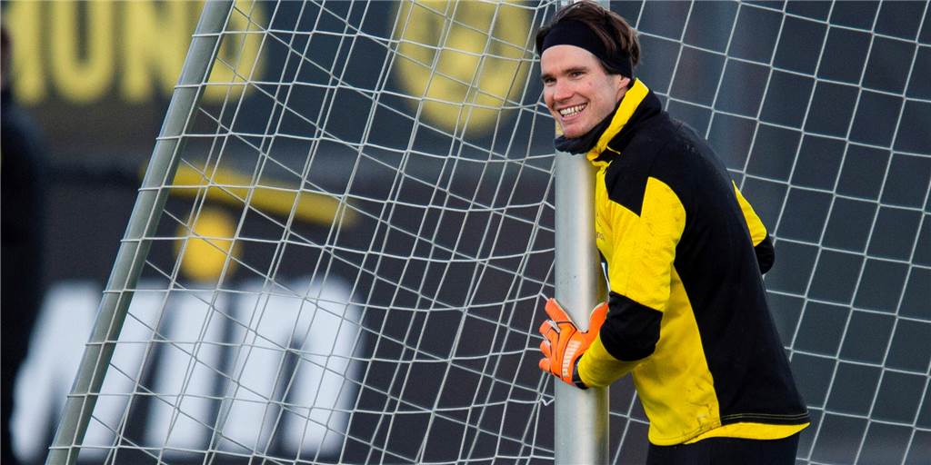 BVB-Torhüter Marwin Hitz muss eine Grundsatzentscheidung treffen BVB-Torhüter Marwin Hitz muss eine Grundsatzentscheidung treffen