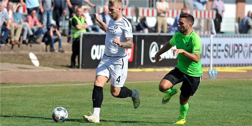Forsmann verlässt den TuS: Ein ungewöhnlicher Zeitpunkt und ein Bauchgefühl Tim Forsmann (l.) spielt seit vier Jahren für den Tus Haltern am See.