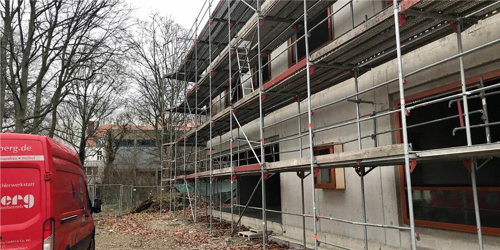 Millionenprojekt Marcel-Callo-Haus macht wieder Fortschritte Es tut sich etwas an der Widumer Straße: Im Neubau des Marcel-Callo-Hauses werden gerade die Fenster eingebaut.