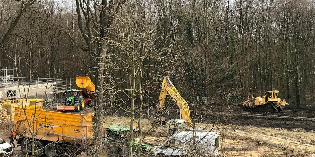 Anwohner bezweifelt Aufwertung der Siedlung durch Kita am Pädagogenweg Selm Auf der Baustelle für die neue Kita am Pädagogenweg wird fleißig gearbeitet. Ob die Kita das Gebiet aufwertet oder nicht, daran scheiden sich die Meinungen.